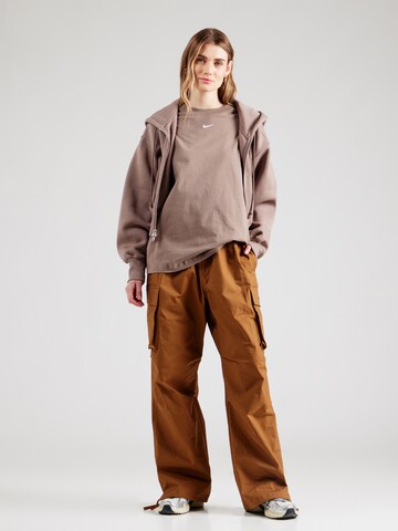 Maglietta 'ESSENTIALS' di Nike Sportswear in marrone