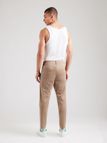 DRYKORN - regular Pantalón de pinzas 'Chasy' en marrón