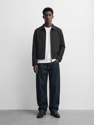 Burocs Between-Season Jacket 'Zipped' in Black