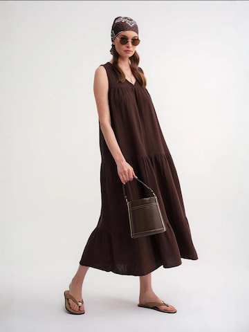 Robe MixRay en marron : devant