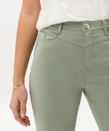BRAX Regular Jeans 'Carola' in Groen