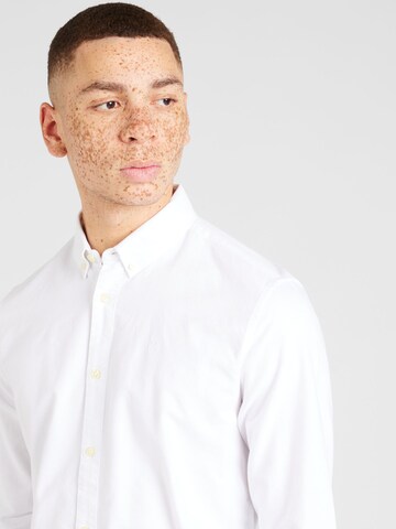 Coupe regular Chemise 'Harald' KnowledgeCotton Apparel en blanc