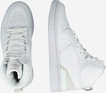 LACOSTE Hög sneaker i vit