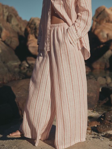 Wide leg Pantaloni di Next in rosa: frontale