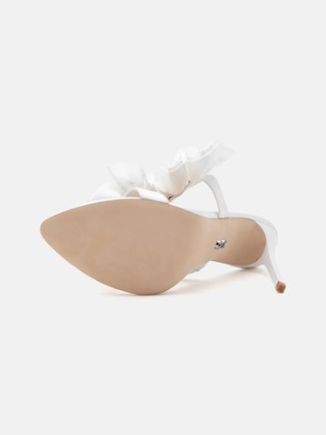 STEVE MADDEN Čevlji s peto 'Aalina' | bela barva