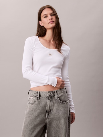 Calvin Klein Jeans Тениска в бяло: отпред