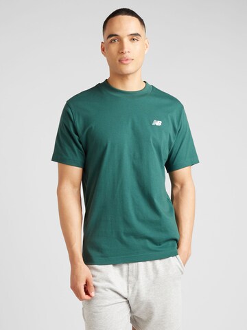 new balance Μπλουζάκι σε πράσινο: μπροστά
