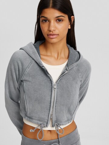 Bershka Sweatjacke in Grau