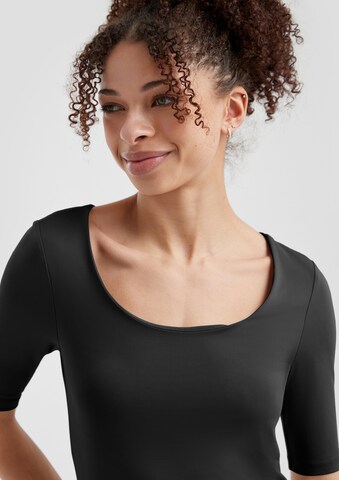 QS T-Shirt in Schwarz