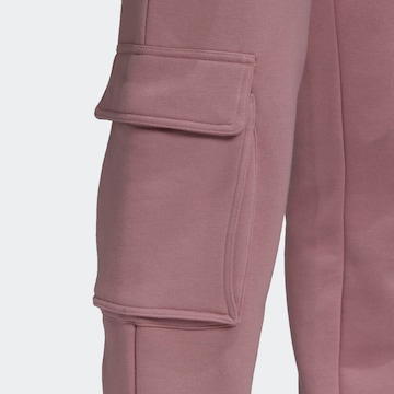 ADIDAS ORIGINALS Дънки Tapered Leg Карго панталон в лилав