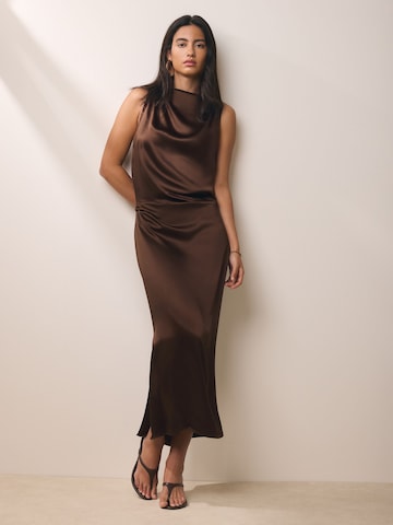 Rochie de seară de la Bhoem pe maro: față