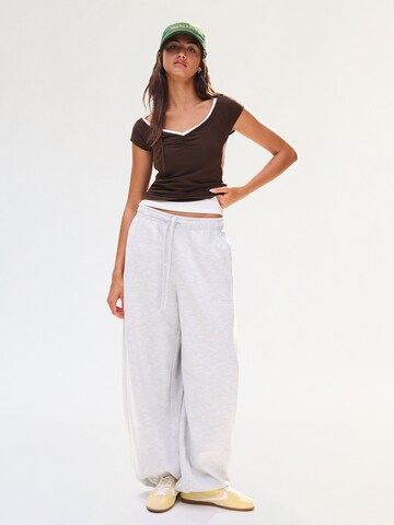 T-shirt Bershka en marron