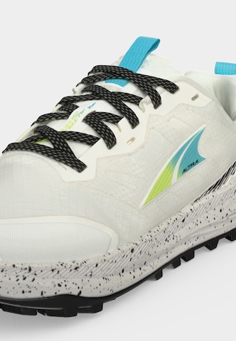 Scarpa da corsa 'LONE PEAK 9+' di Altra in bianco