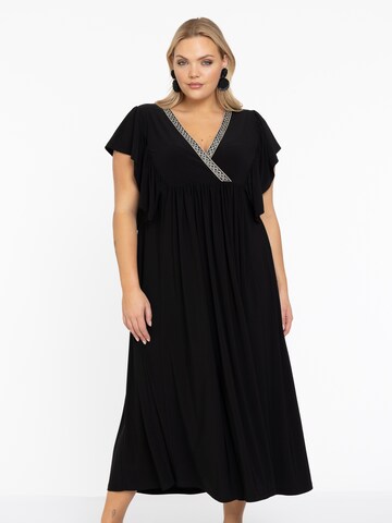 Yoek Dress in Black: front