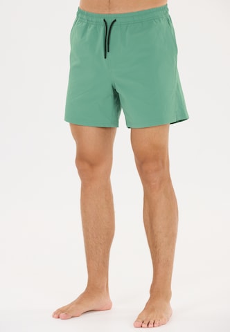 Virtus Badeshorts 'Kansae' in Grün: Vorderseite