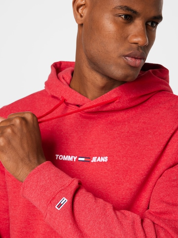 Tommy Jeans Sweatshirt 'Essential' i röd