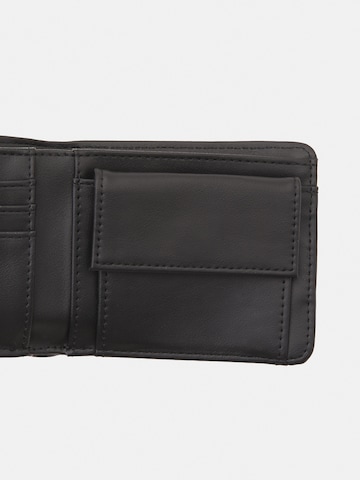 Pull&Bear Wallet in Black