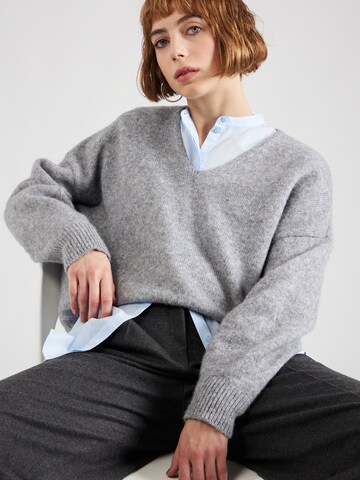 BOSS Sweater 'Fondy' in Grey