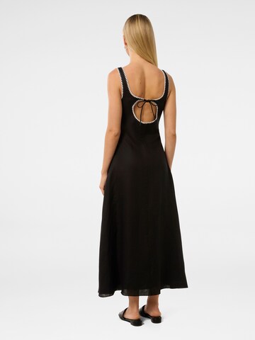 Forever New Ruha 'Solene' - fekete