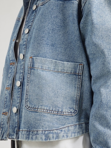 VERO MODA Prehodna jakna 'VMJAMIE' | modra barva