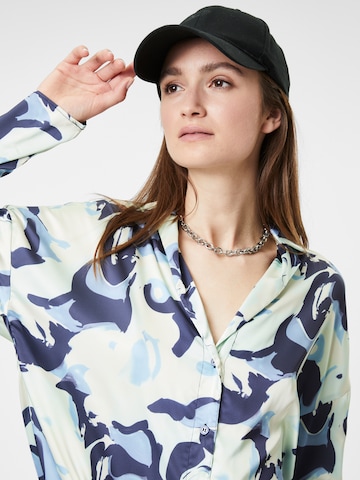 Monki Bluse in Blau