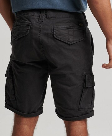 Superdry Regular Cargohose in Schwarz