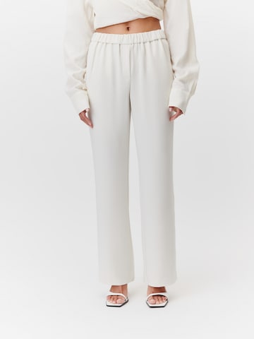 Regular Pantalon 'Aylin' LeGer by Lena Gercke en blanc : devant