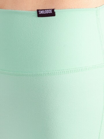 Smilodox Flared Leggings in Green