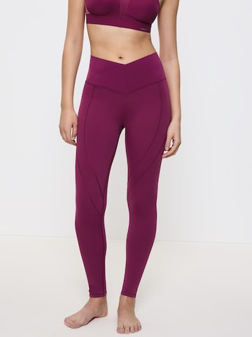TRIUMPH Skinny Leggings in Purple: front
