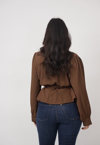 Camicia da donna di Elara in marrone