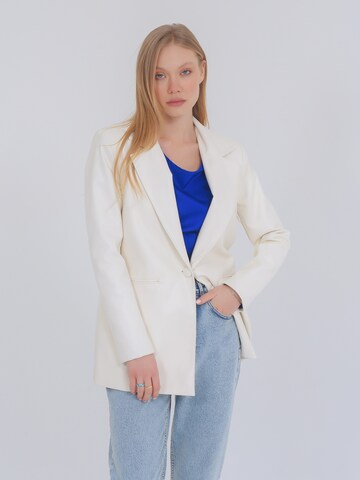 FRESHLIONS Blazer 'Cintia' in Beige: predná strana