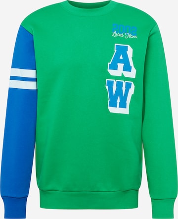 JACK & JONES Sweatshirt 'WORLD' in Green: front