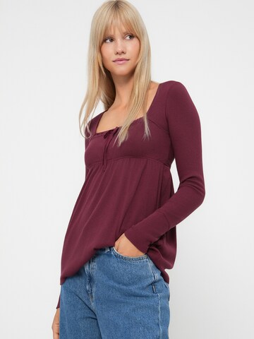 HOLLISTER Shirts i rød