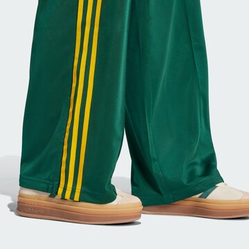 ADIDAS ORIGINALS Široký strih Športové nohavice 'Adicolor Classic Firebird' - Zelená