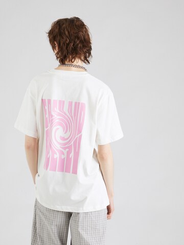 Tricou 'Boyfriend T-Shirt Off White Breezy' de la OH APRIL pe alb