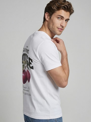 JJ Rebel Футболка 'JREBAARON' в Белый