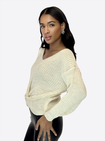 Elara Pullover in Beige