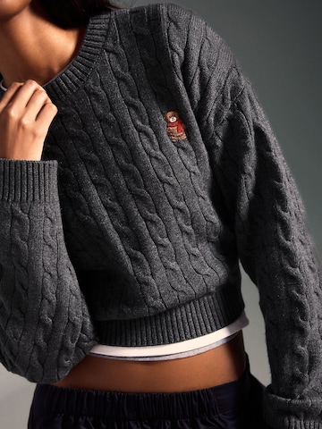 BershkaPulover - siva boja