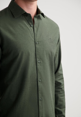 Coupe regular Chemise 'Olav' Dstrezzed en vert