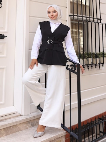 MODAMIHRAM Tunic in Black: front