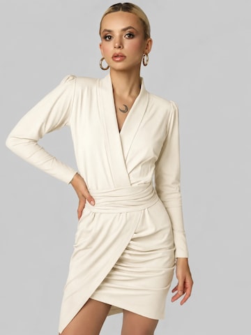 Madnezz House Jurk in Beige: voorkant