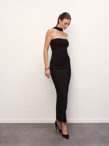 melns RÆRE by Lorena Rae Kokteiļkleita 'Malia': no priekšpuses