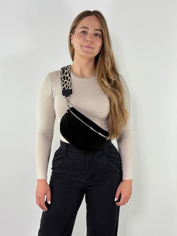 lePelou Gürteltasche 'LIVIA medium' in Schwarz