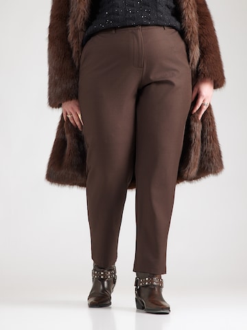 regular Pantaloni chino 'CARTHEA' di ONLY Carmakoma in marrone: frontale