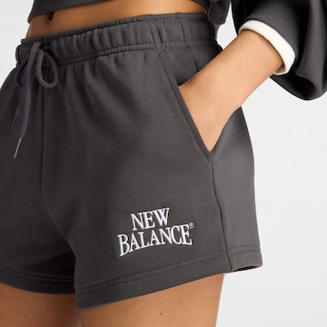 Regular Pantalon 'Trackside' new balance en gris