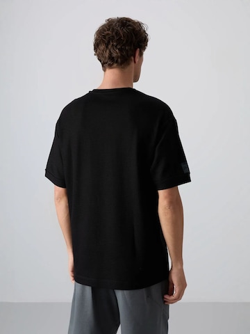 Tommy Life Shirt in Black