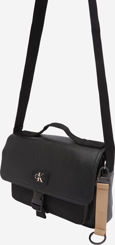 Sac à bandoulière Calvin Klein Jeans en noir