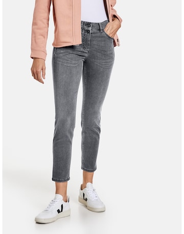 GERRY WEBER Slimfit Jeans in Grijs: voorkant