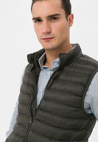 Jimmy Sanders Vest in Green