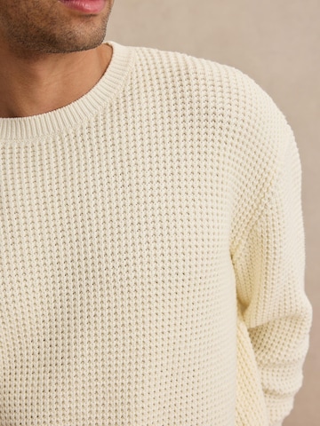 DAN FOX APPAREL Sweater 'Eren' in White